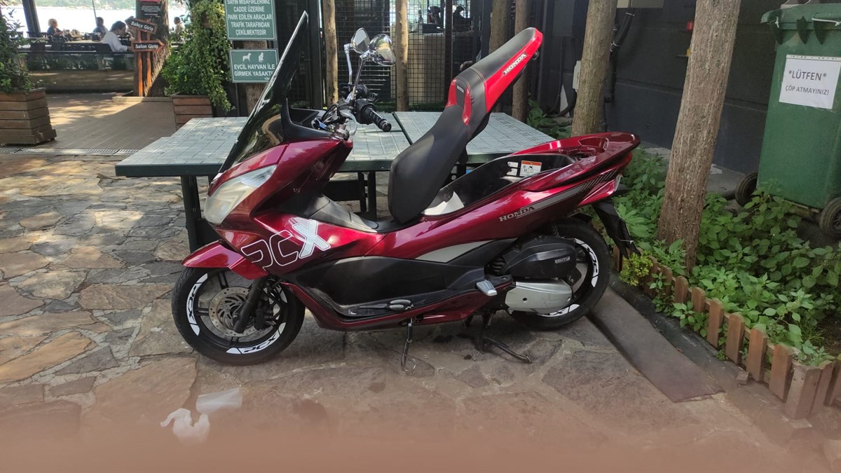 Honda PCX Sticker Etiket Modeli Jant Dahil 