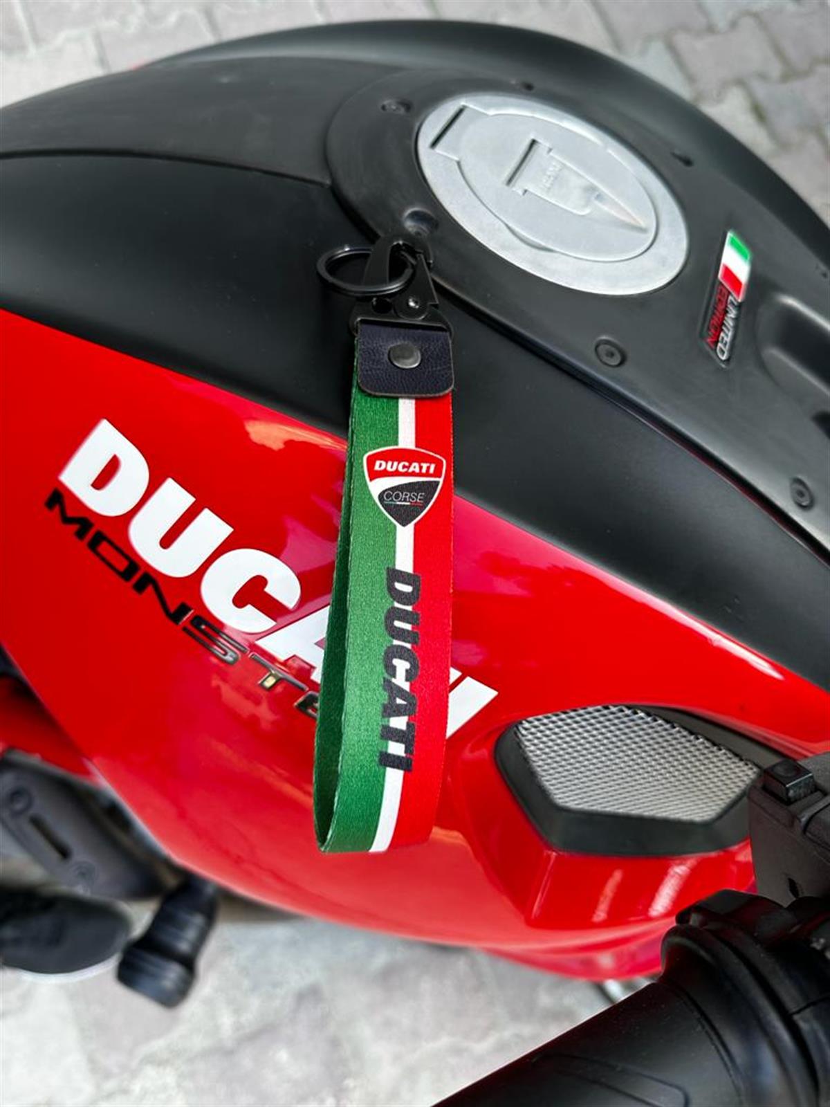 İtalyan Bayrak Çizgi Tasarım Ducati Anahtarlık Modeli
