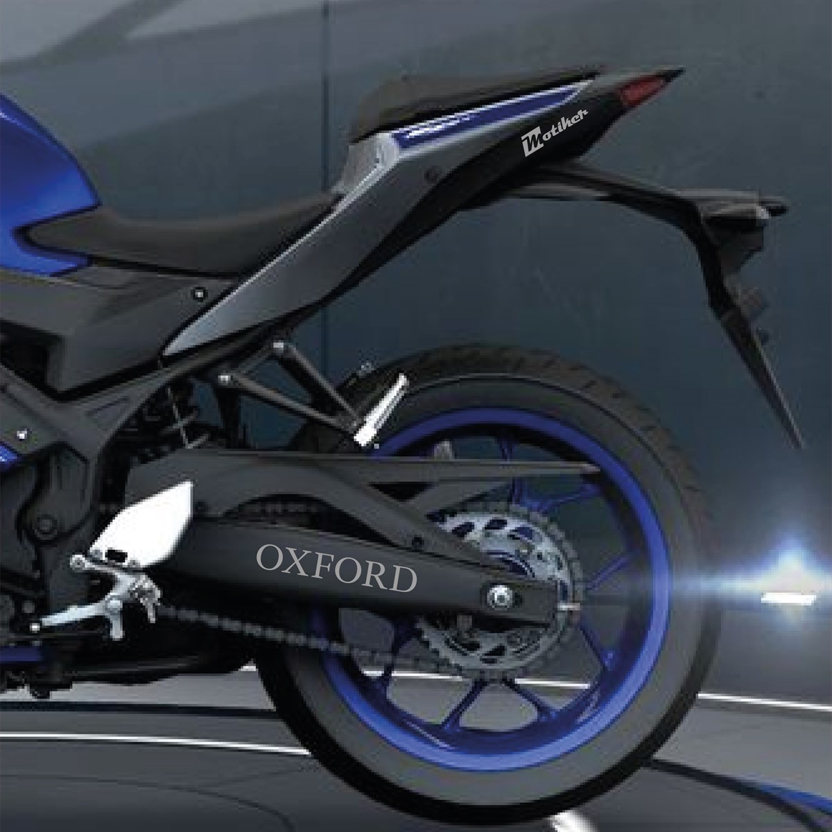 Oxford Yazılı Metalik Gri Arka Maşa Sticker Etiket Modeli