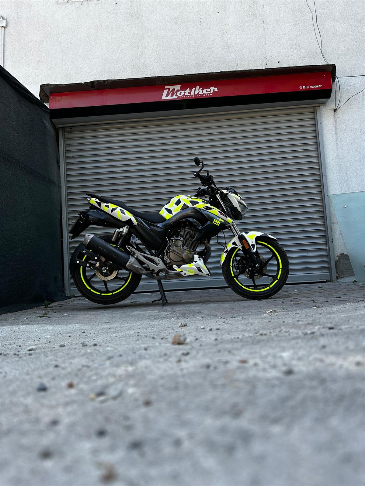 Parçalı Sticker Kaplama