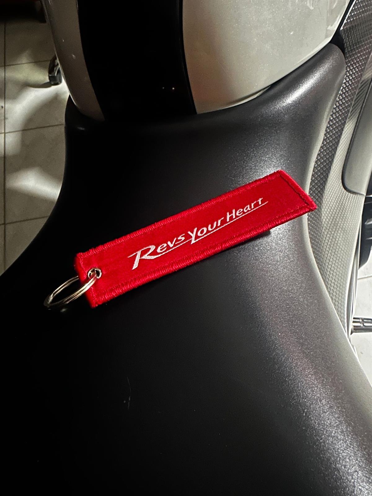 Revs Your Heart Baskılı Anahtarlık Modeli