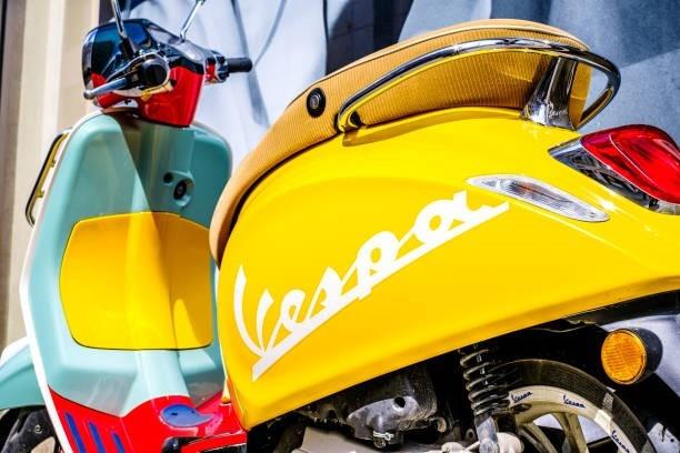 PiaggioVespa Yazısı Tasarımlı Piaggio Scooter Sticker Etiket 
