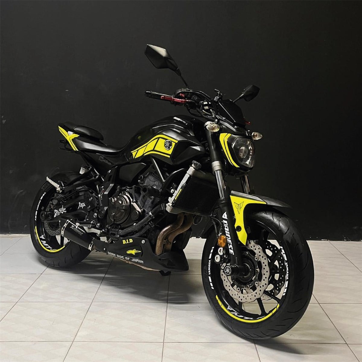 Yamaha MT-07 Neon Sarı Takım Sticker Modeli 2
