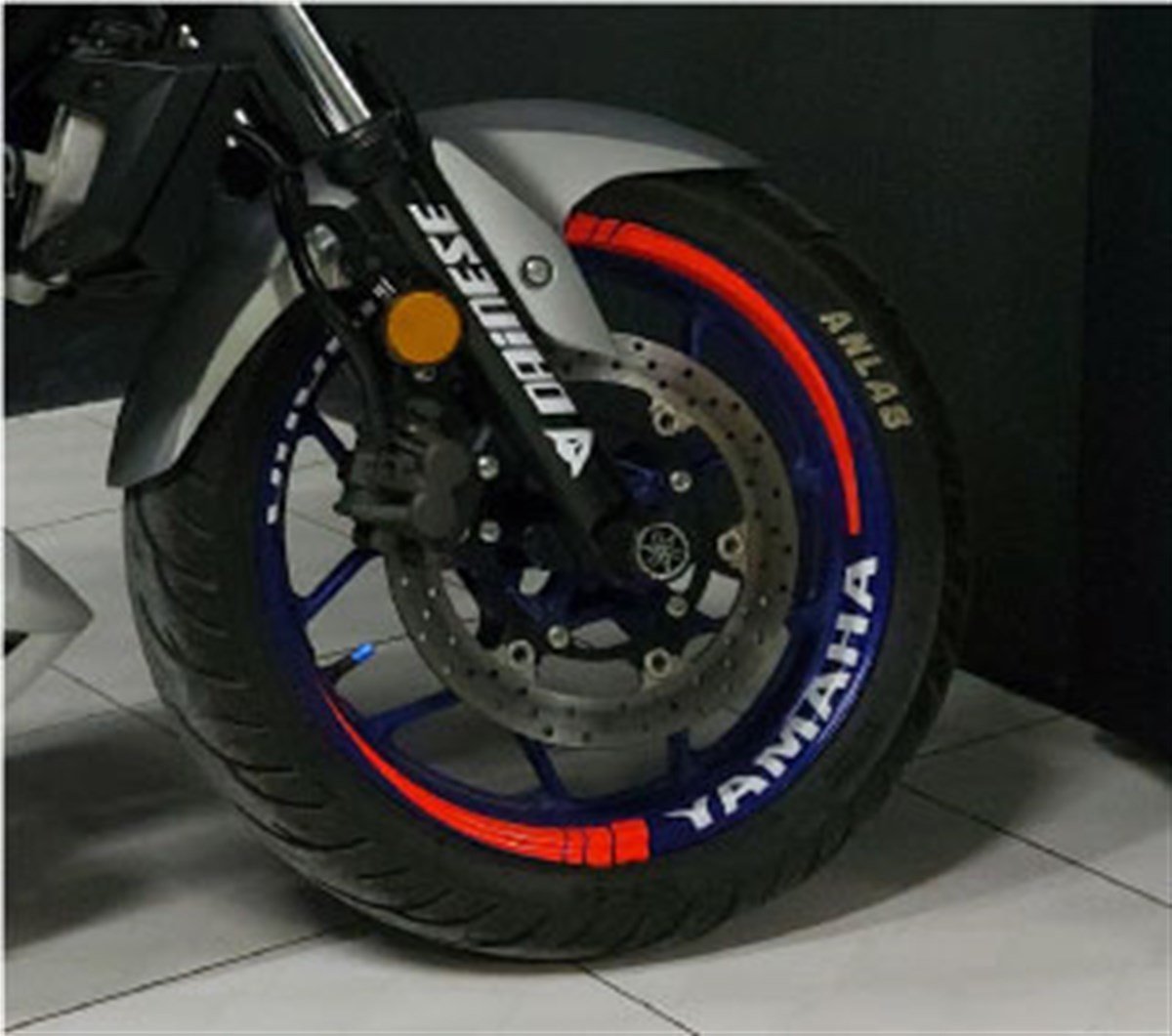 Yamaha MT 25 Neon Kırmızı Jant Dışı Şerit  Sticker Etiket Modeli