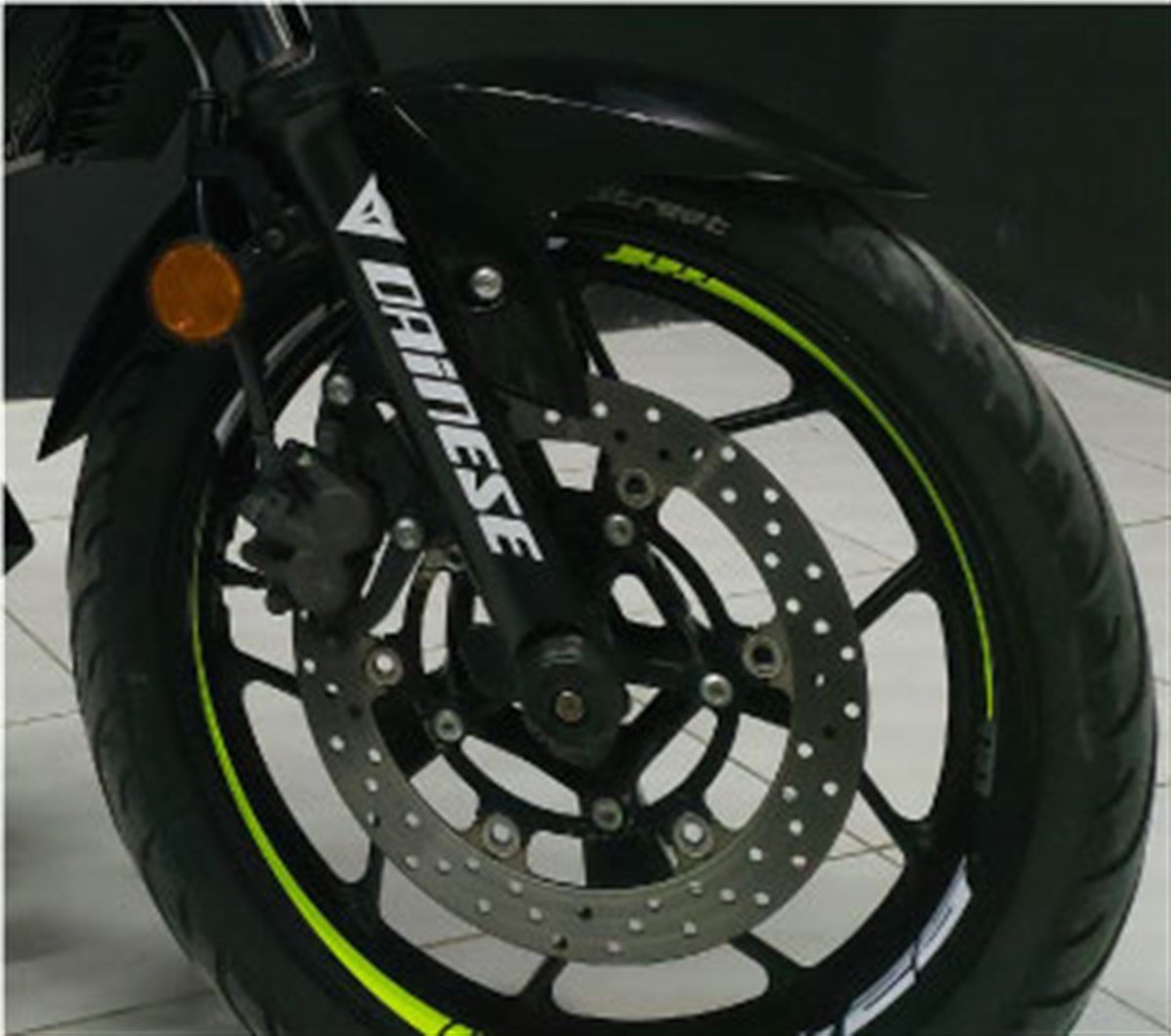 Yamaha MT 25 Neon Yeşil Jant Dışı Şerit Sticker Etiket Modeli