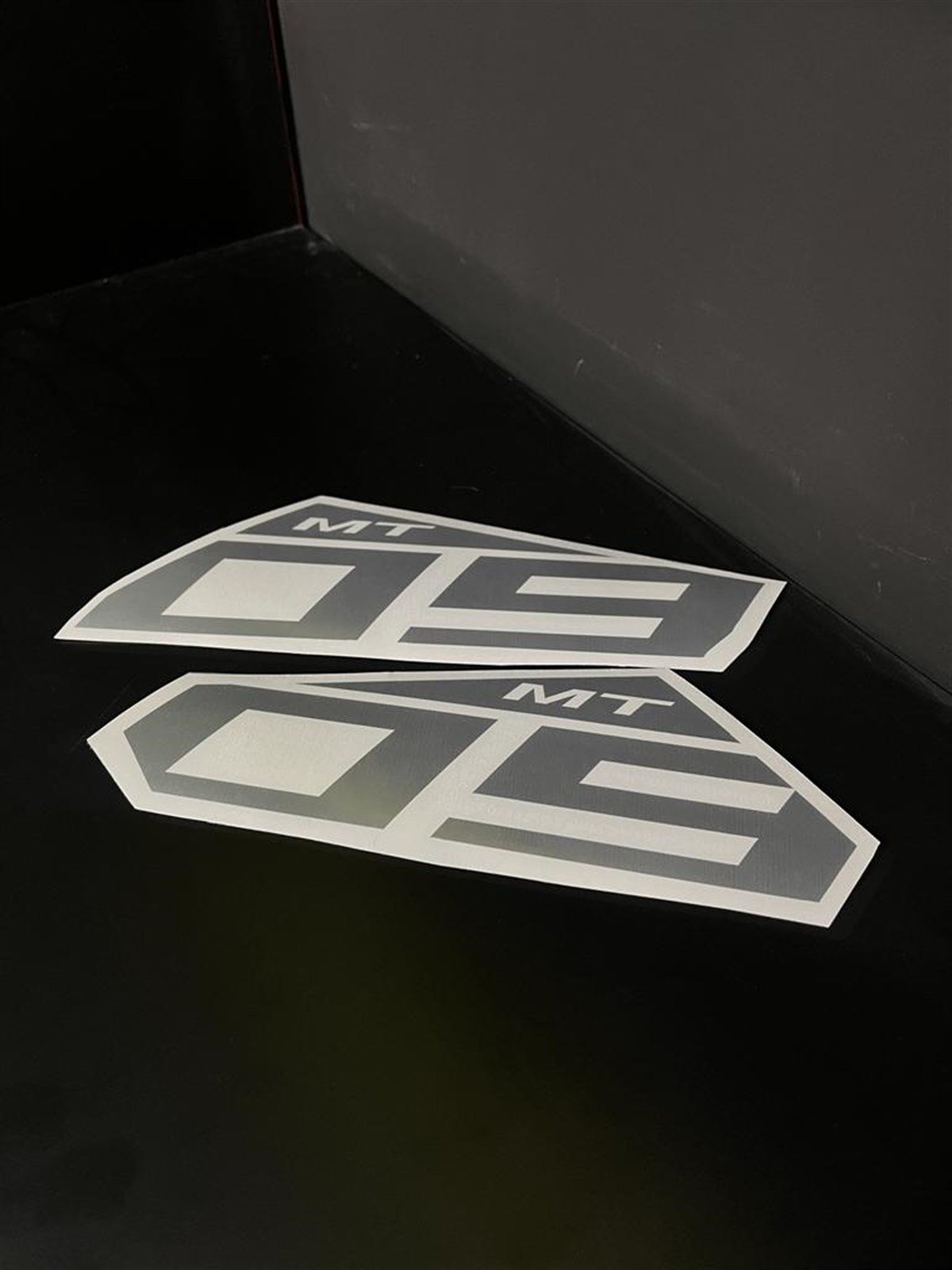 Yamaha MT09 Depo Yanı Düz Yazı Sticker Etiket Modeli 