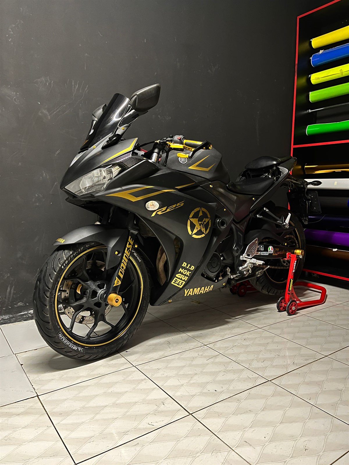 Yamaha R25 2018 Orjinal Takım Sticker Gold Modeli 