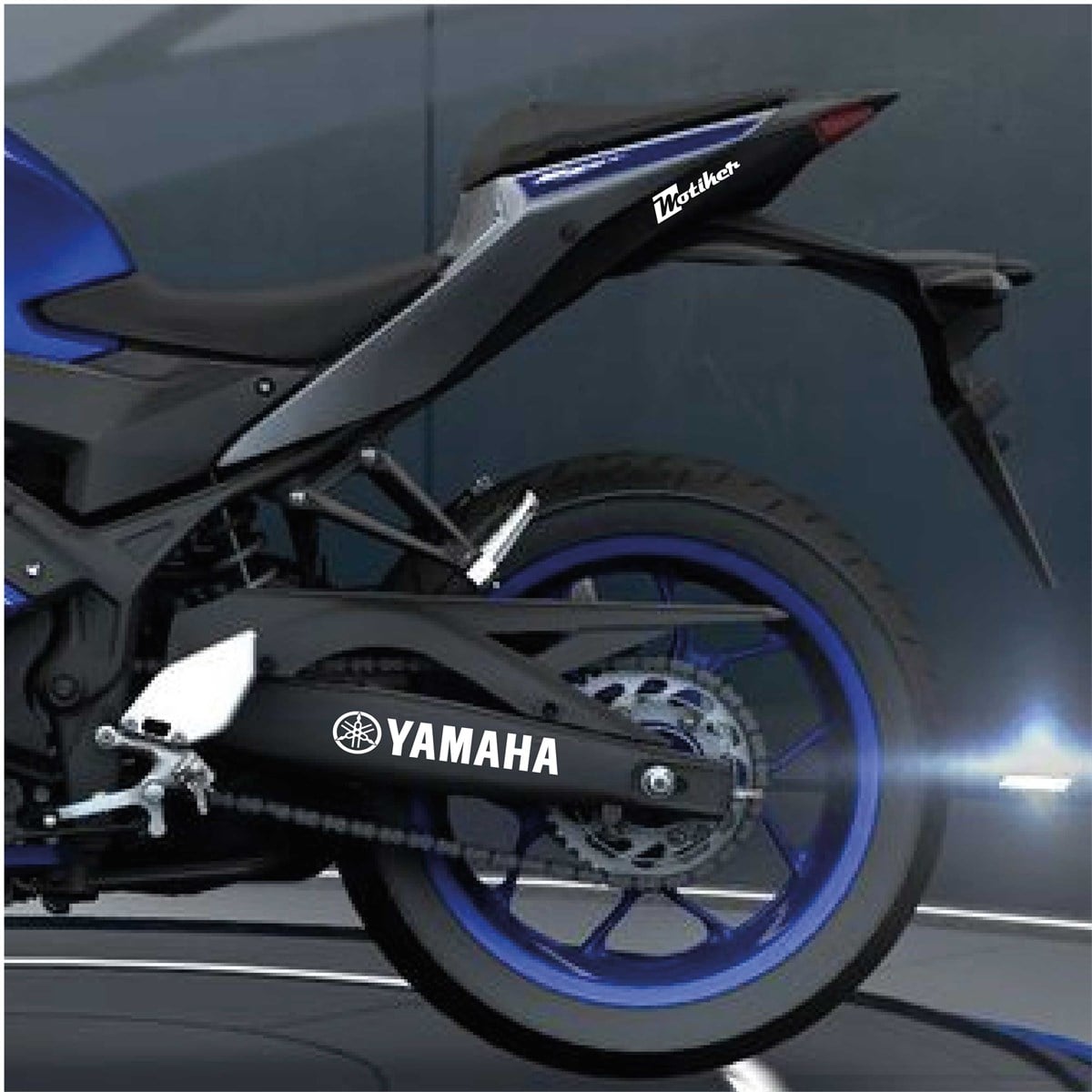 Yamaha Yazılı Beyaz Arka Maşa Sticker Etiket Modeli