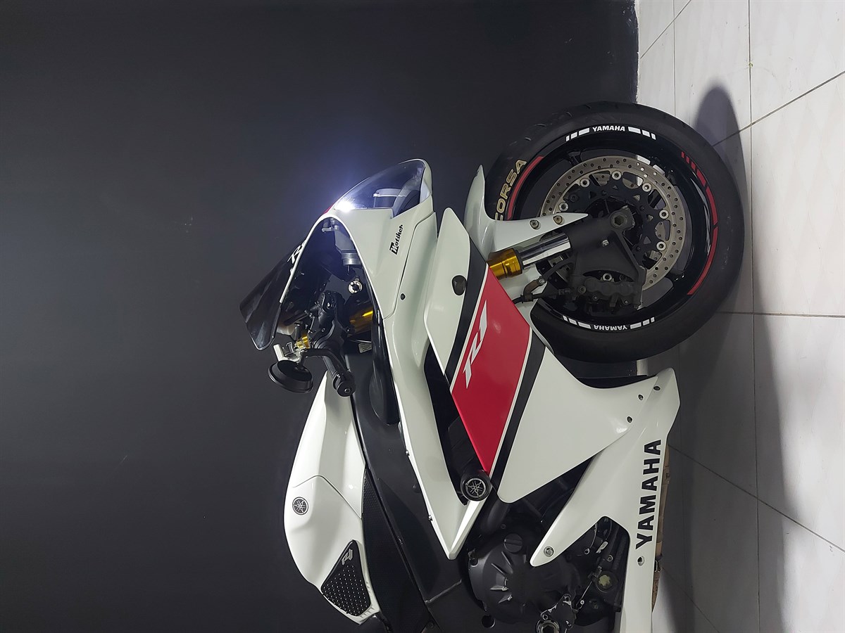 Yamaha YZF-R1 2009-2014 Uyumlu Sticker Etiket Modeli