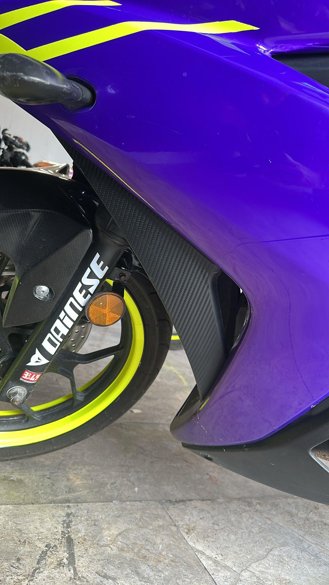 R25Yamaha YZF-R25 2014*2018 Uyumlu Ön Plastik Üzeri Karbon Desen Folyo Sticker