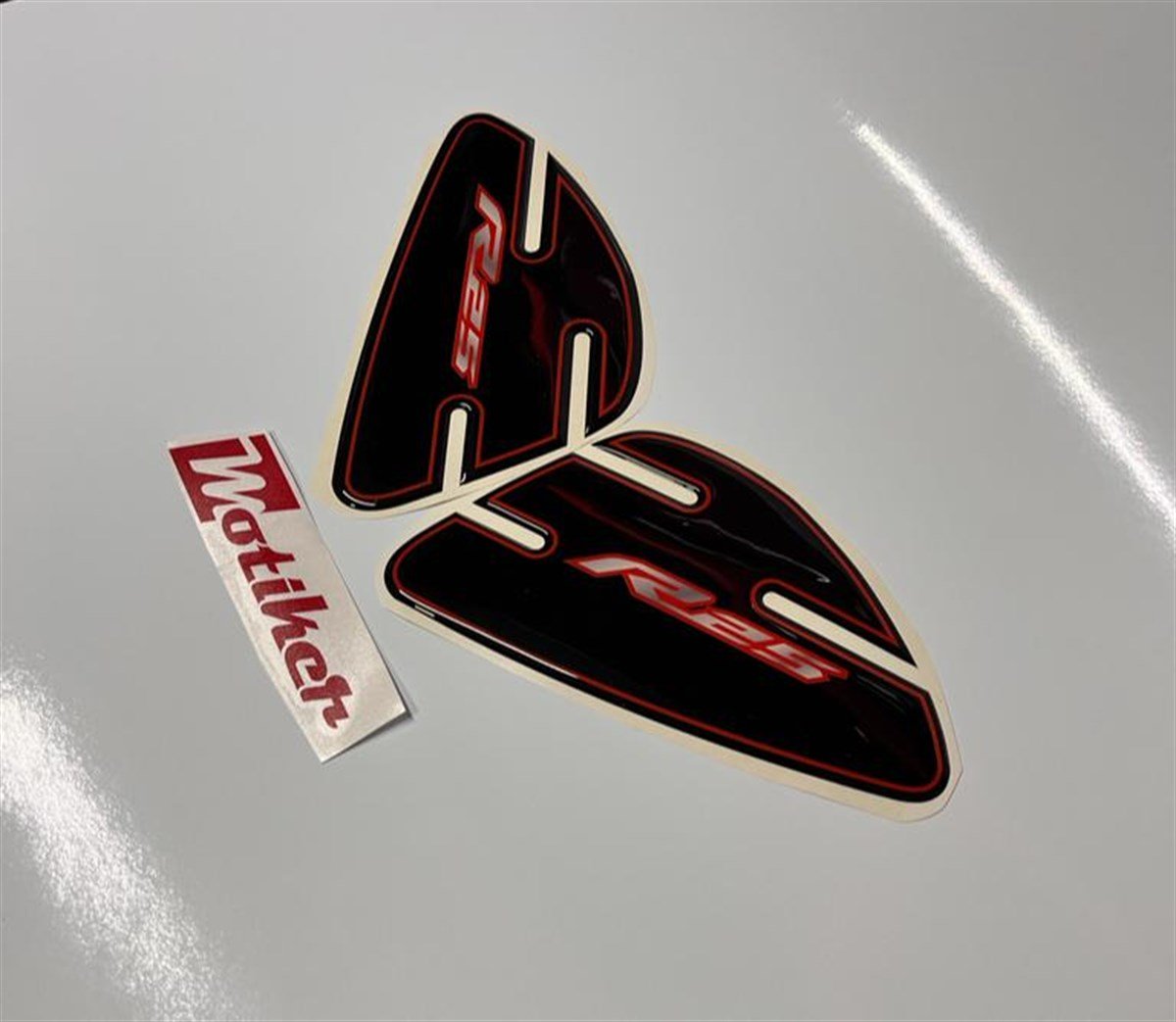 Yamaha YZF R25 Alev Rengi Tank Pad Damla Sticker Modeli