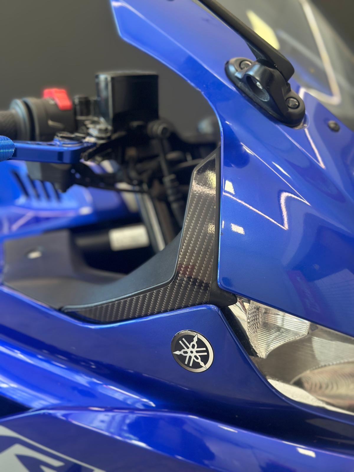 R25Yamaha YZF-R25 - R3 2019-2025 Far Yanı ve Arka Kuyruk Üstü Karbon  Sticker Etiket Modeli