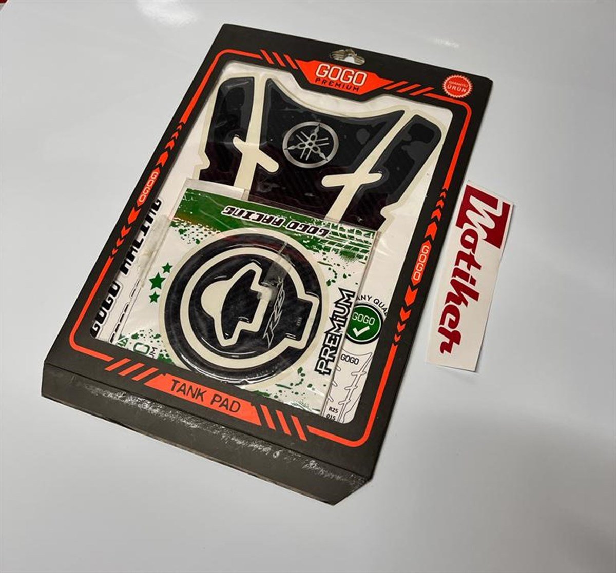 Yamaha YZF R25 Siyah Premium Tank Pad ve Depo Kapağı Damla Sticker Modeli