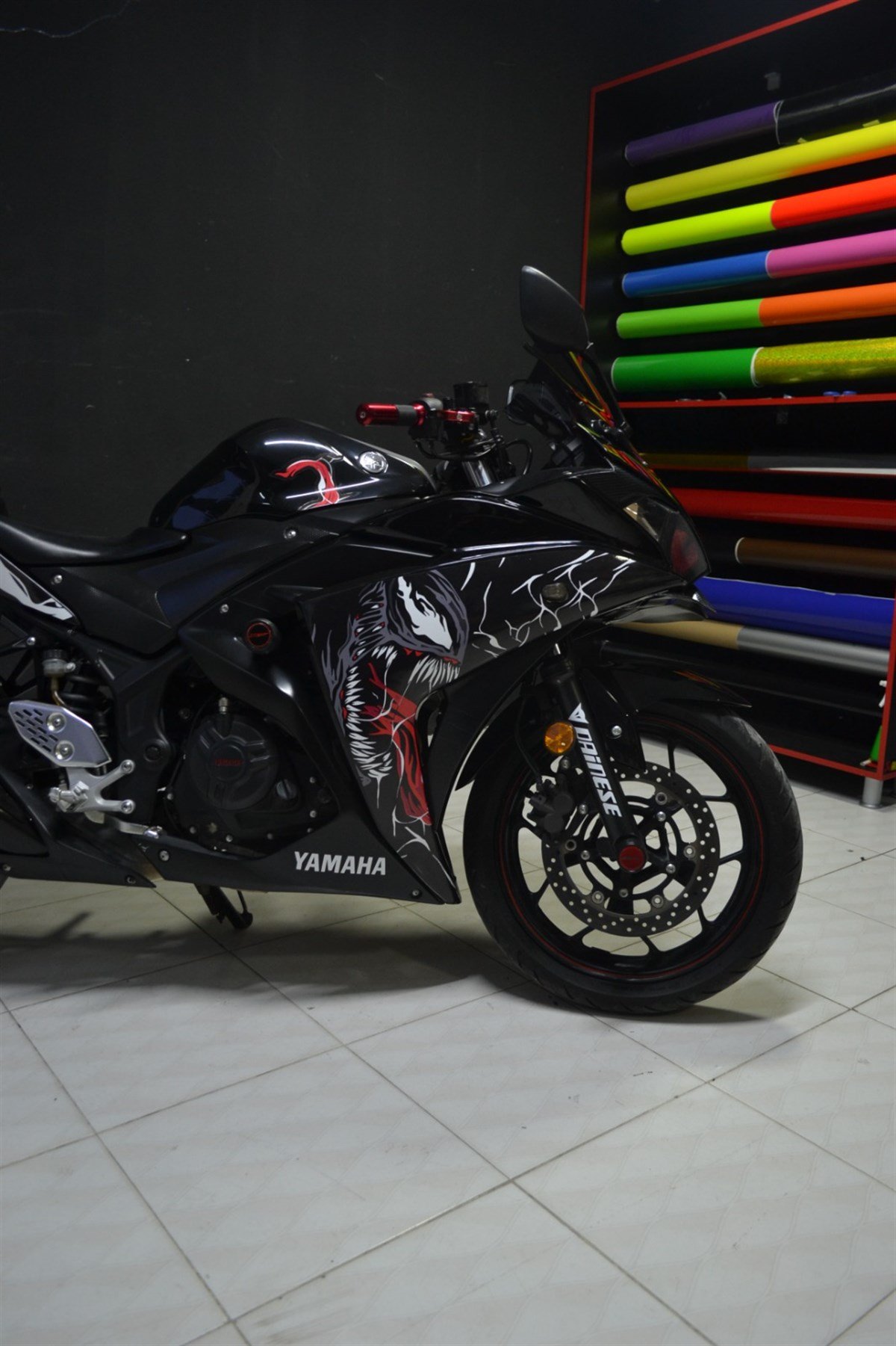Yamaha YZF R25 Venom Desenli Takım Sticker Modeli