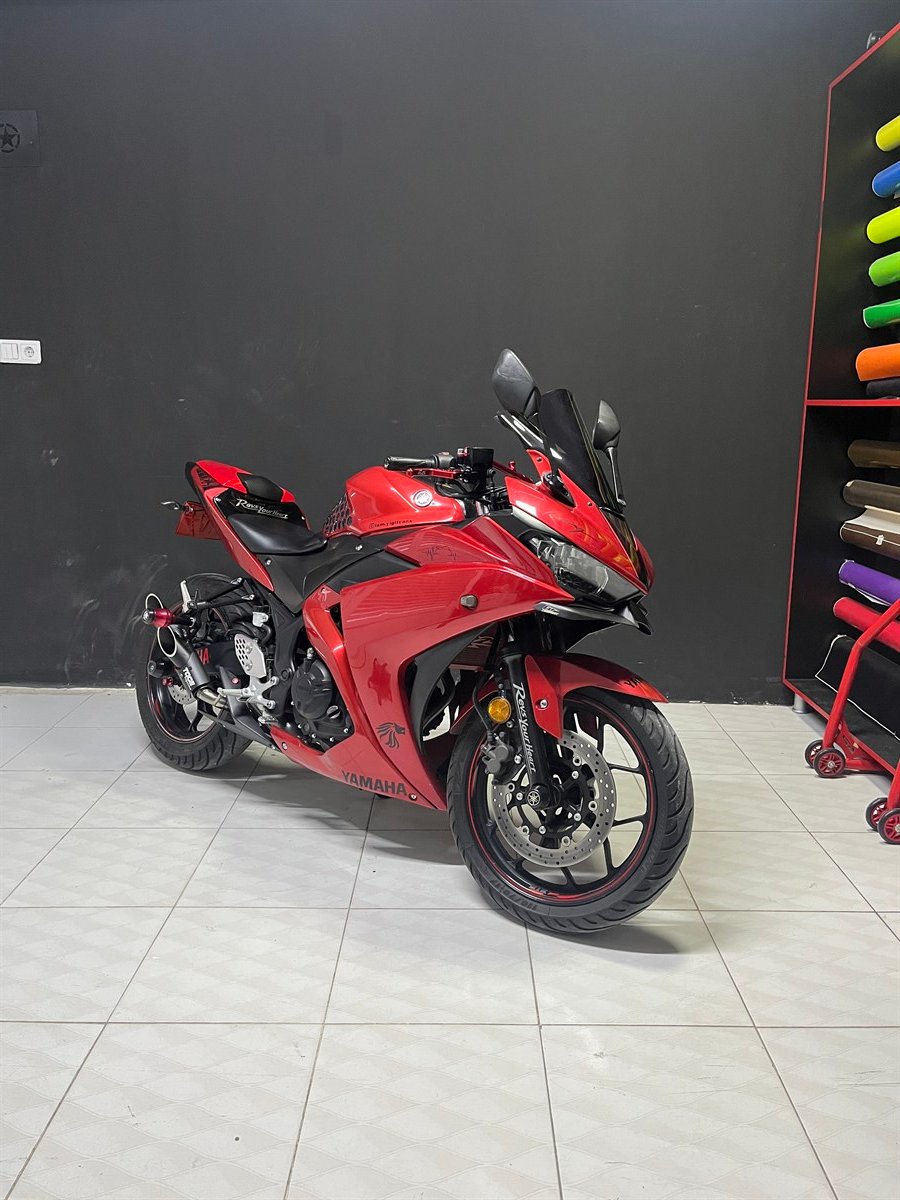 Yamaha YZF-R25 Yan Grenaj Siyah Sticker 