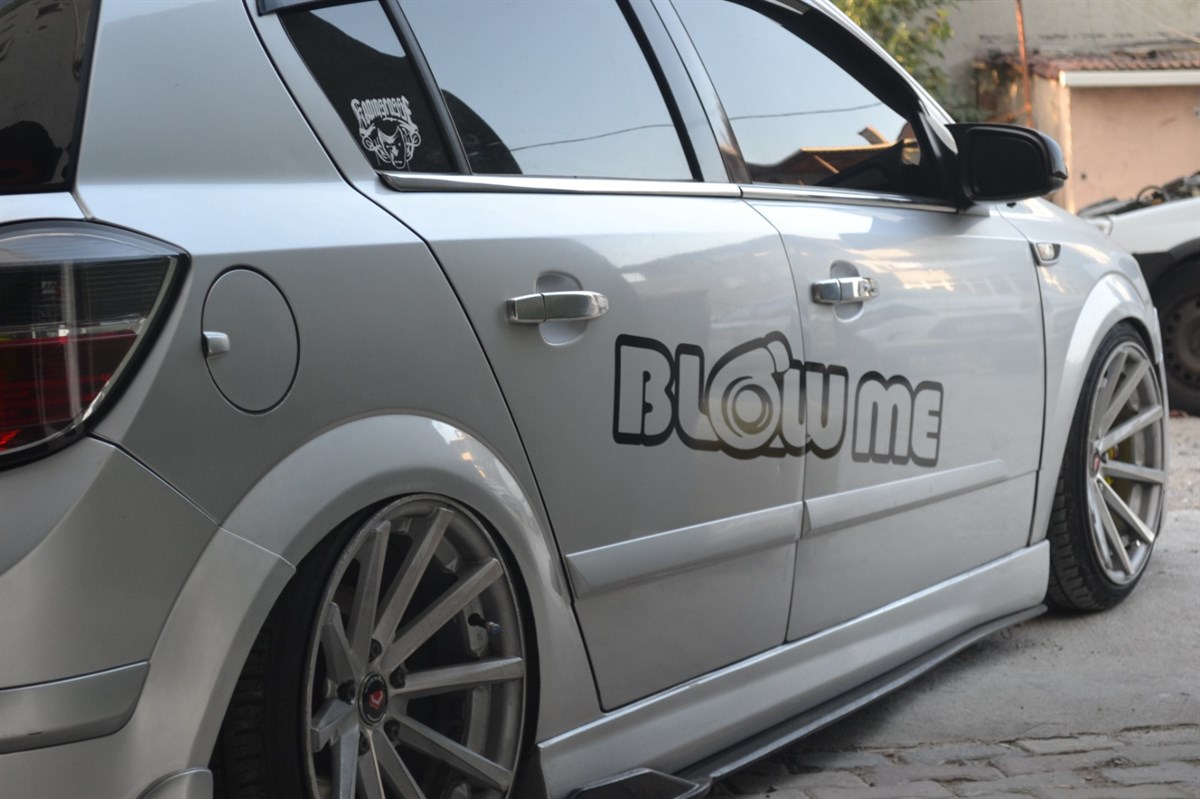 Yan Kapı Blow Me Yazı Sticker Etiket Modeli