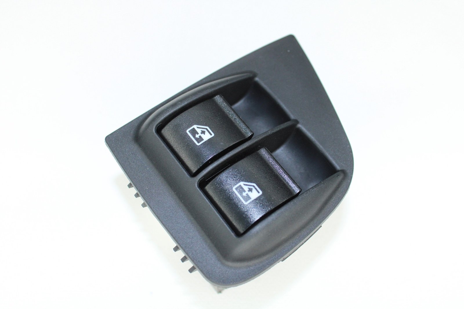 735417033T - (ELT0233) CAM ACMA ANAHTARI SOL ON CIFTLI DOBLO (11522504) / TRITON