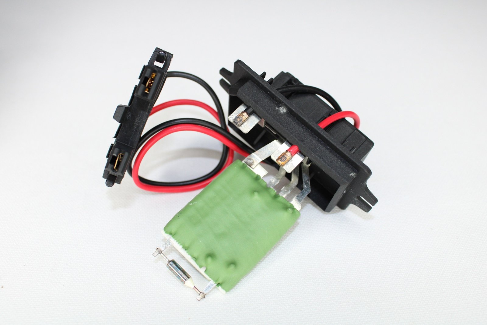 RNT0724 - KALORIFER REZISTANSI CLIO LOGAN 1,2 1,4 1,6 12581618 7701050736 / TRITON