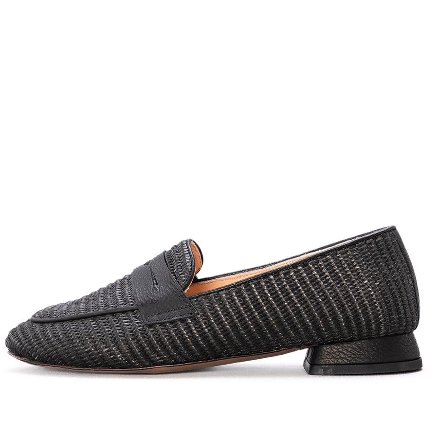 Gusse Elare Kadın Hasır Örgü Babet K1601