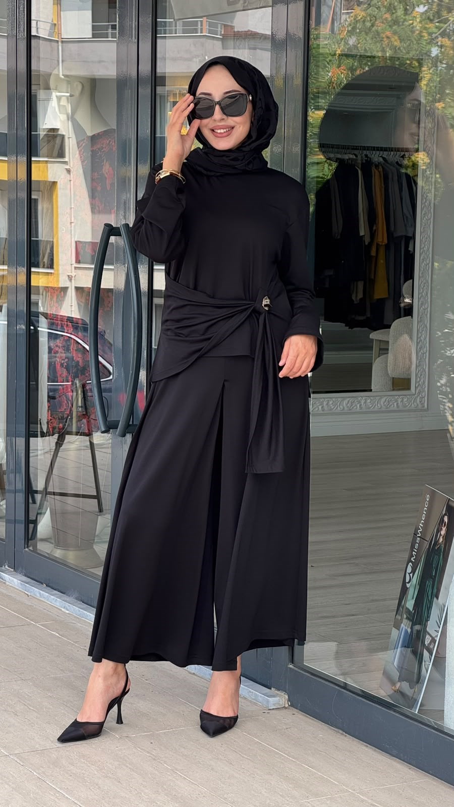 Almarwah Drapeli Broş Detaylı Pantolonlu Takım 202946