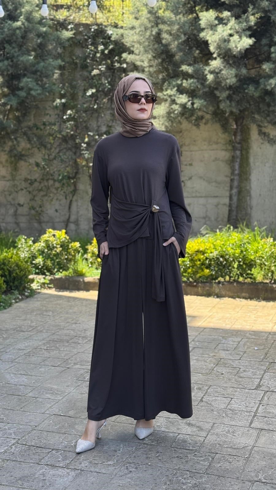 Almarwah Drapeli Broş Detaylı Pantolonlu Takım 202946