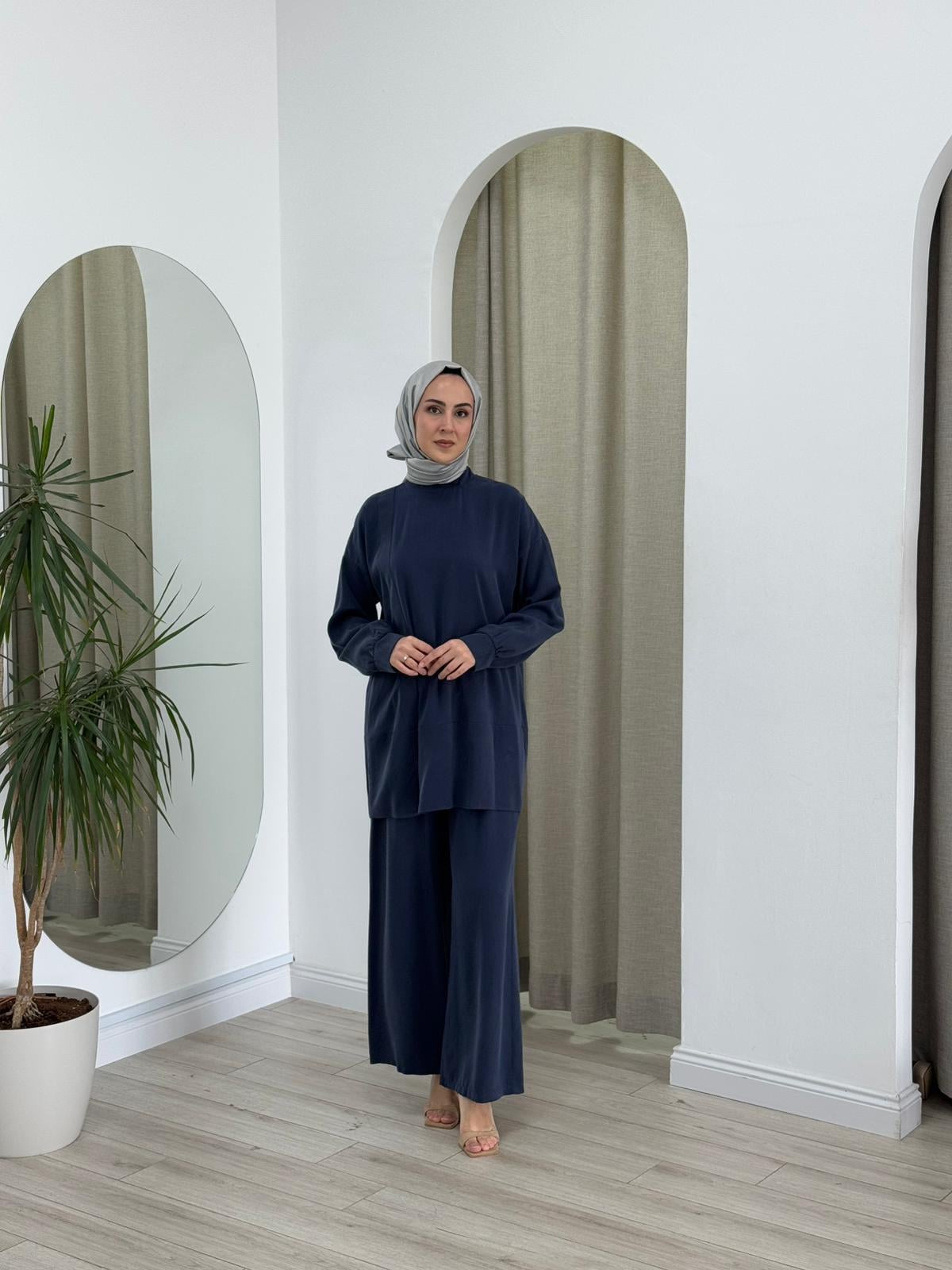 Almarwah Taşlanmış İpek Pantolonlu Takım Lacivert 202799
