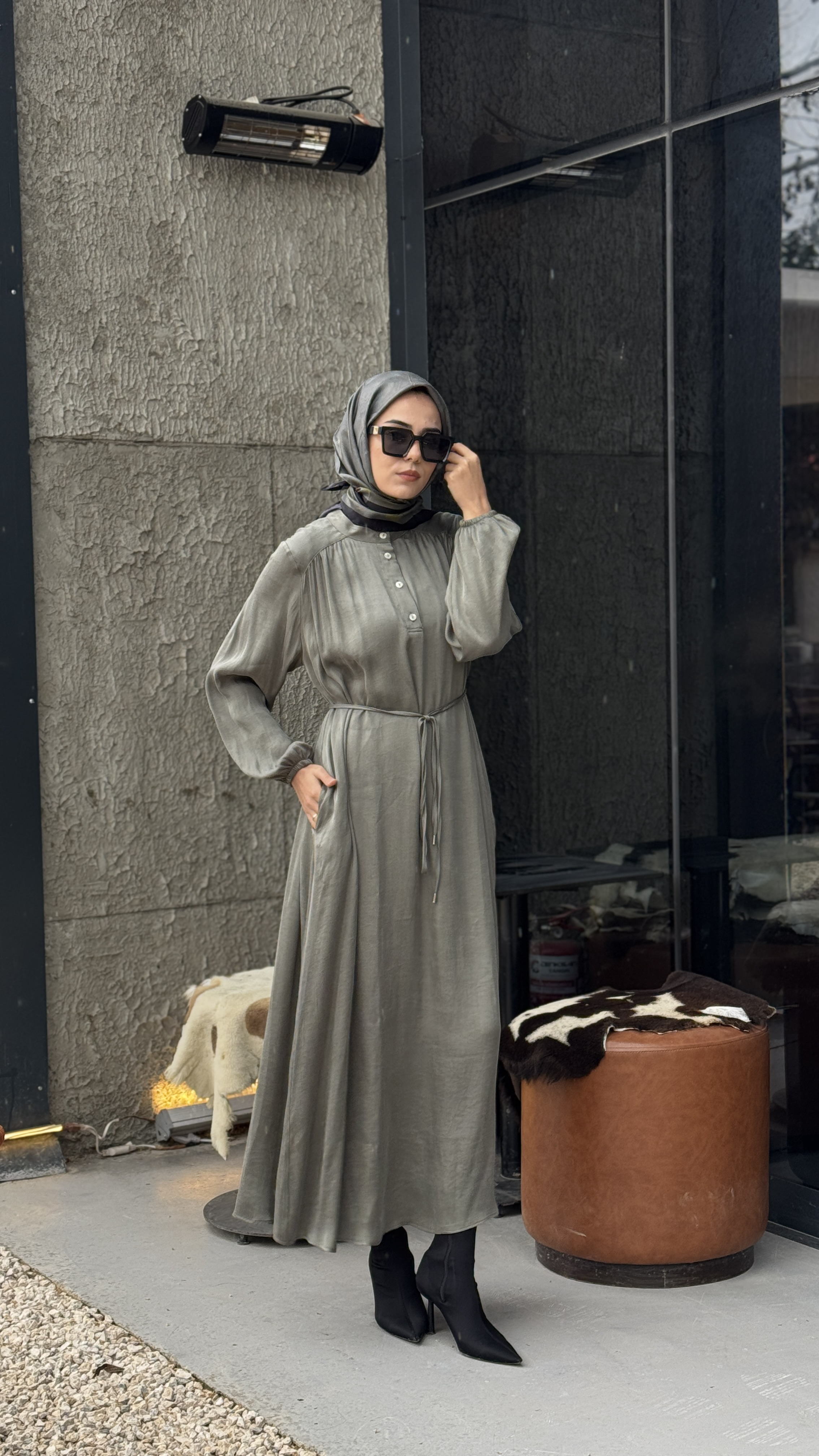 Almarwah Yakası Düğme Detaylı Elbise 303900