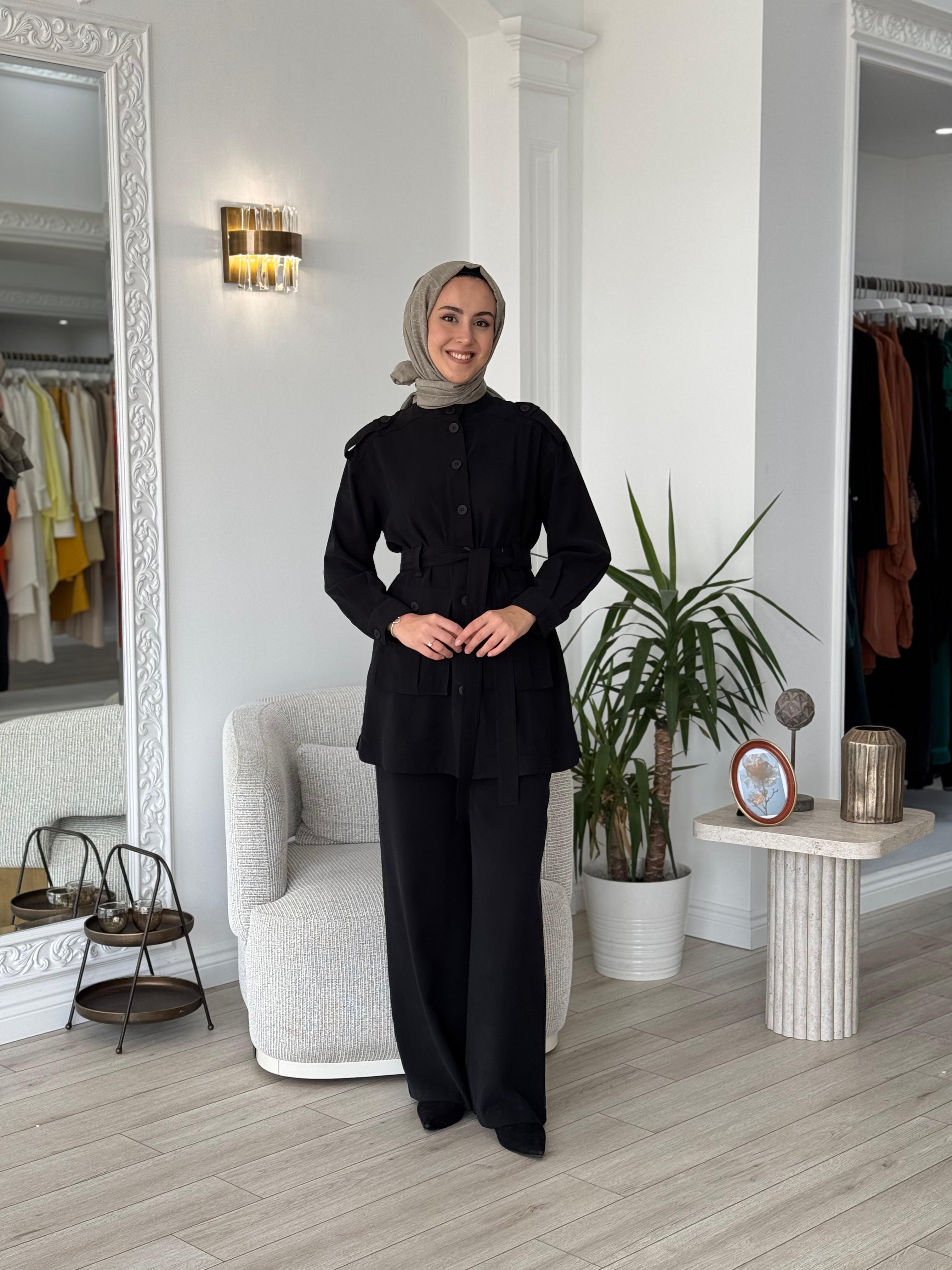 Nurcan Çetin Kemerli Takım Siyah 25416