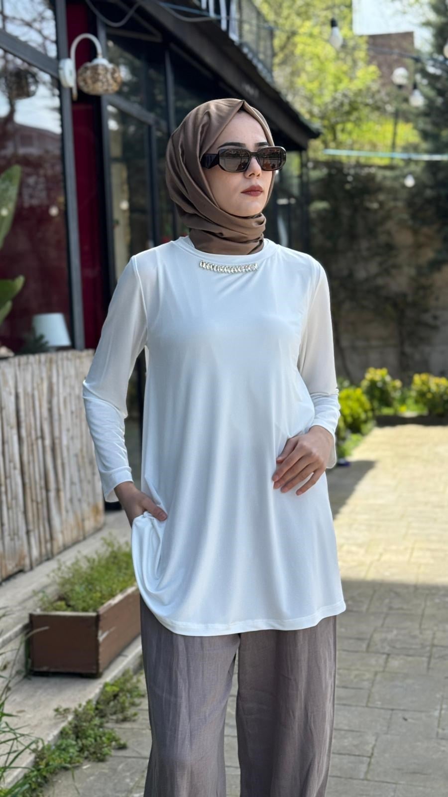 VUU Yakası Taşlı Uzun Kollu Bluz 26ss2017