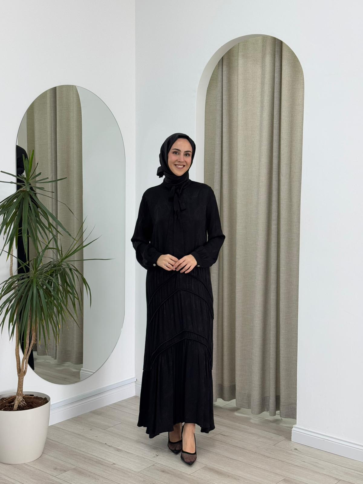 Almarwah Etek Detaylı Elbise Siyah 303841-1