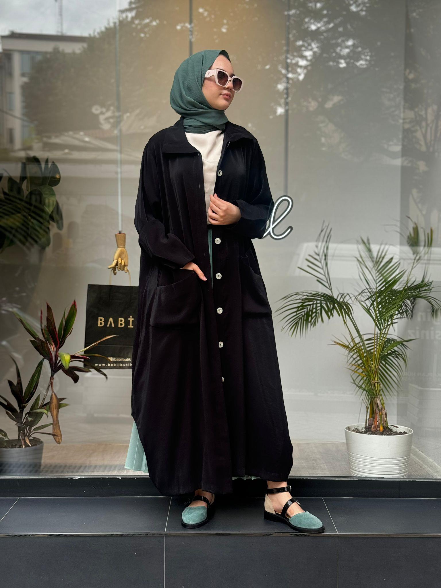 Almarwah Tam Boy Cep Detay Düğmeli Kap Siyah 50837