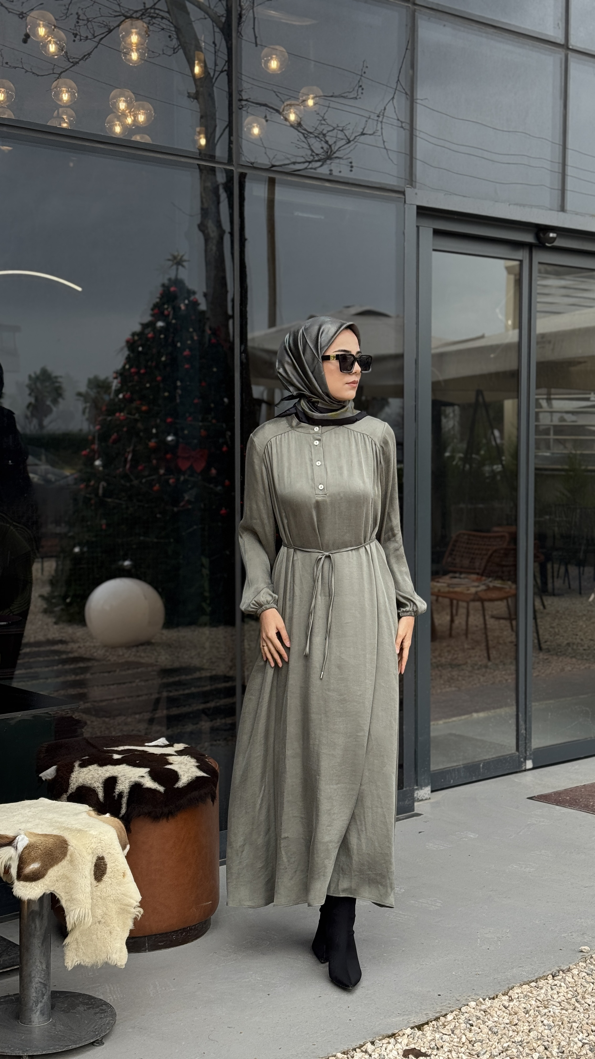 Almarwah Yakası Düğme Detaylı Elbise 303900