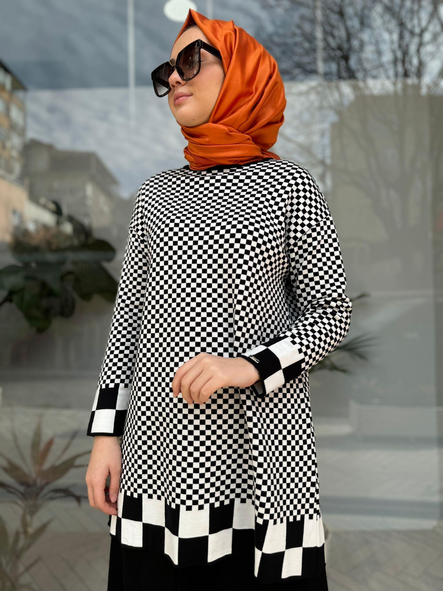 İnvee Dama Desenli Siyah-Ekru Triko Tunik 6873