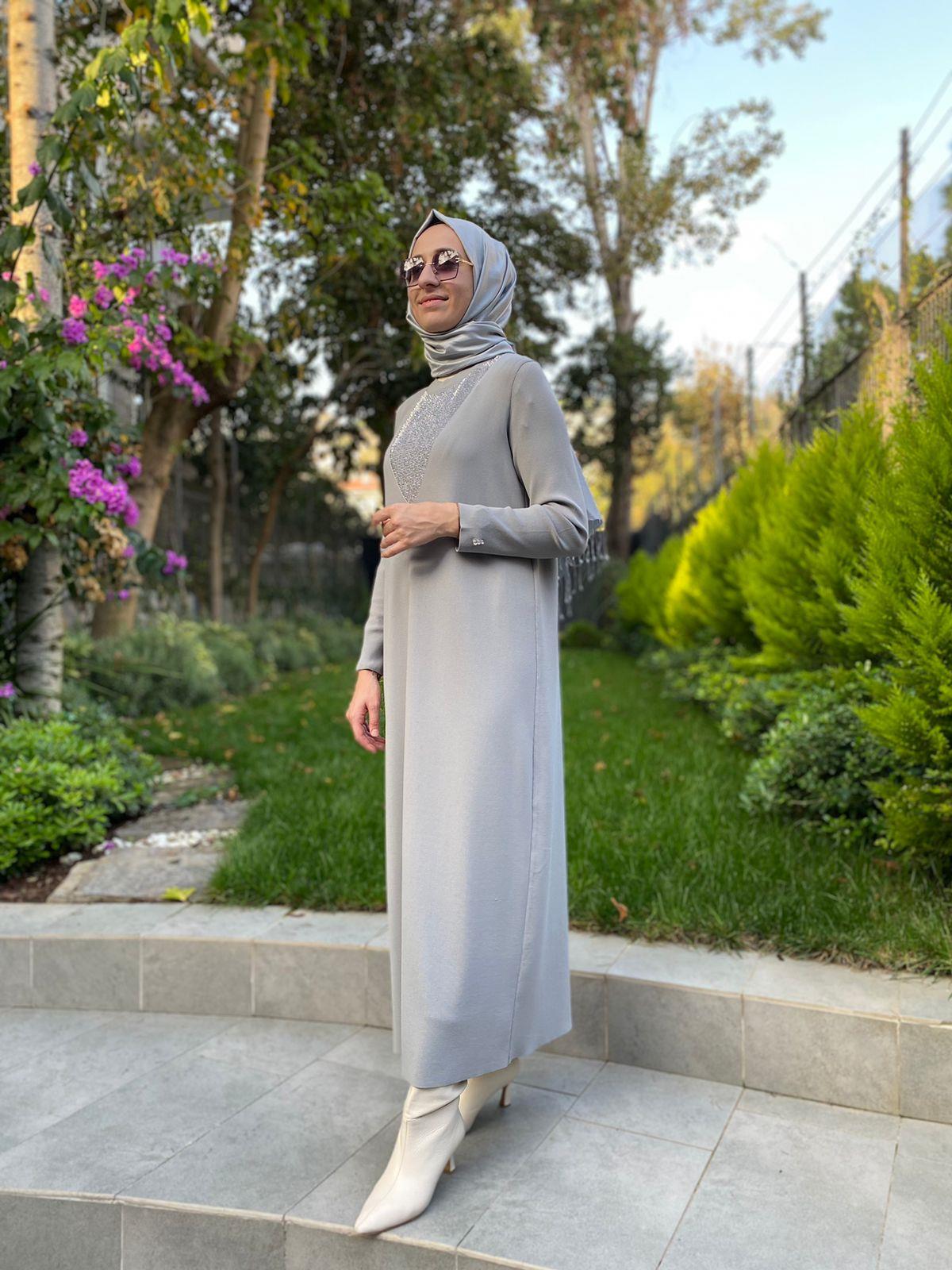 Miss Dalida V Yaka Taş Detaylı Elbise Gri t24k-4010