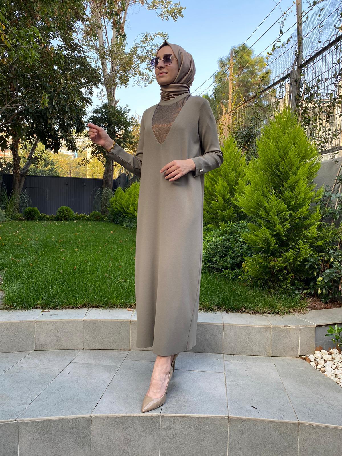 Miss Dalida V Yaka Taş Detaylı Elbise Vizon t24k-4010