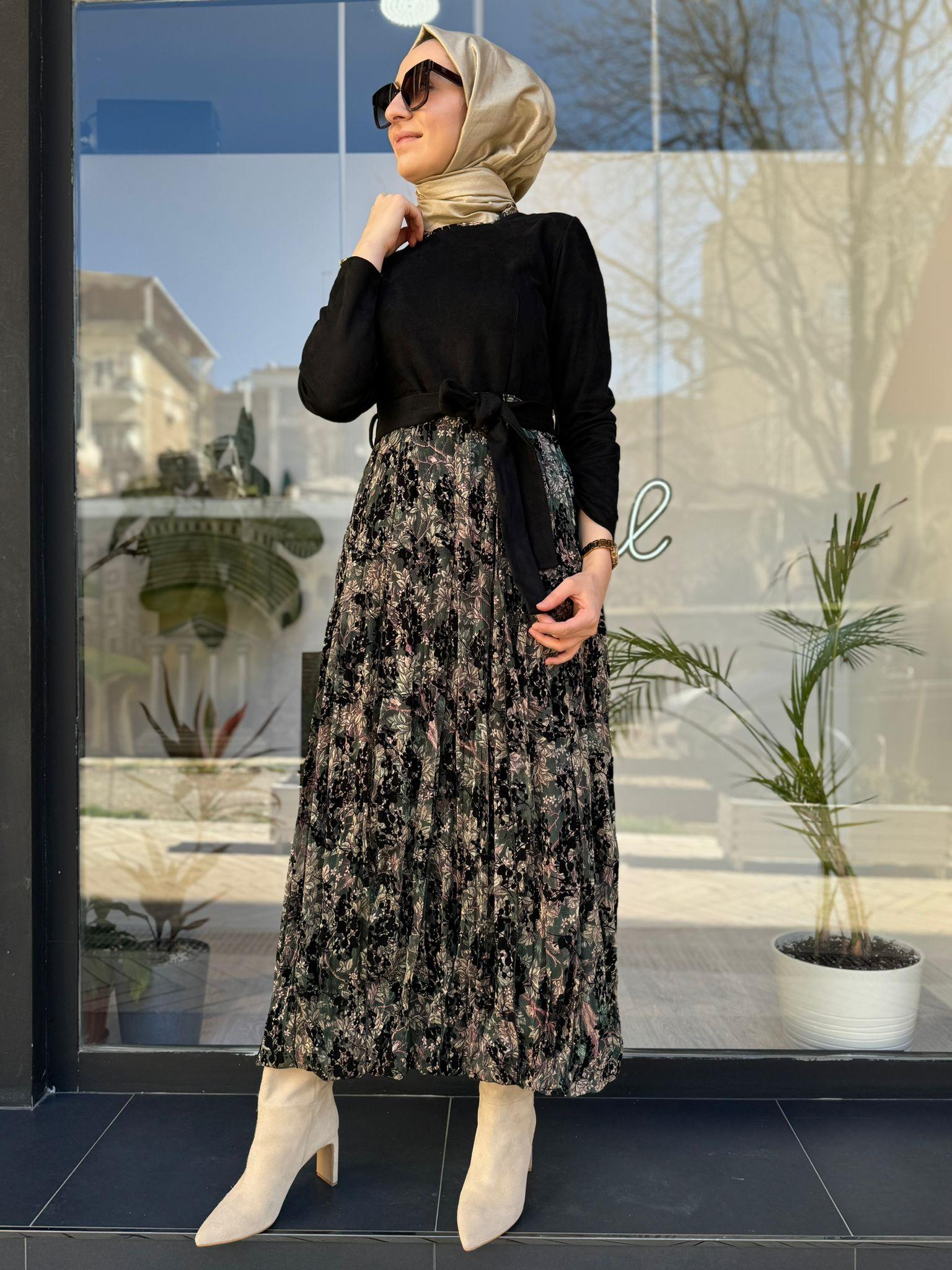 Misswhence Kontrast Çiçek Etek Siyah Elbise 34810