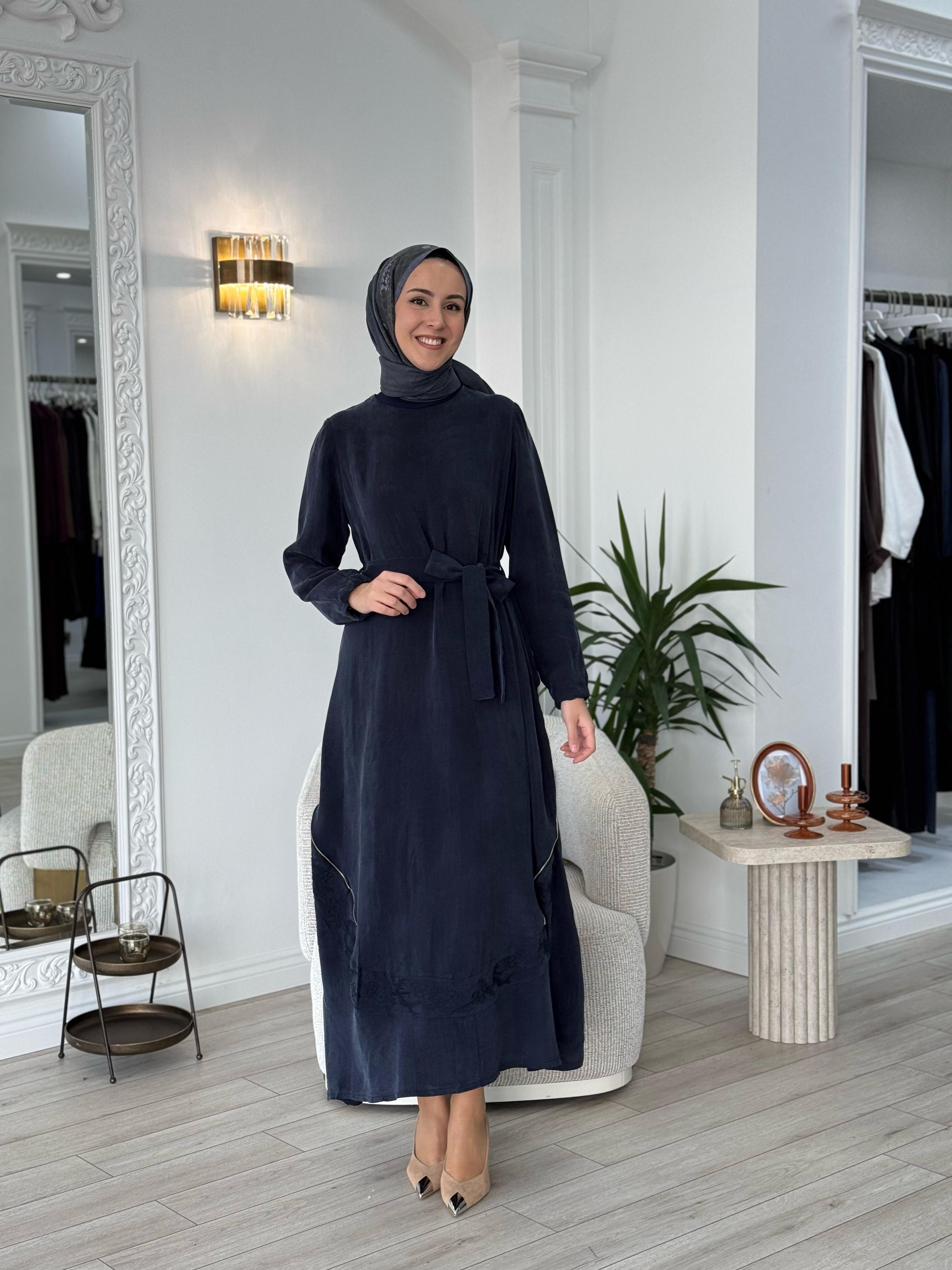 Misswhence Nakış Detaylı Elbise Lacivert 37800