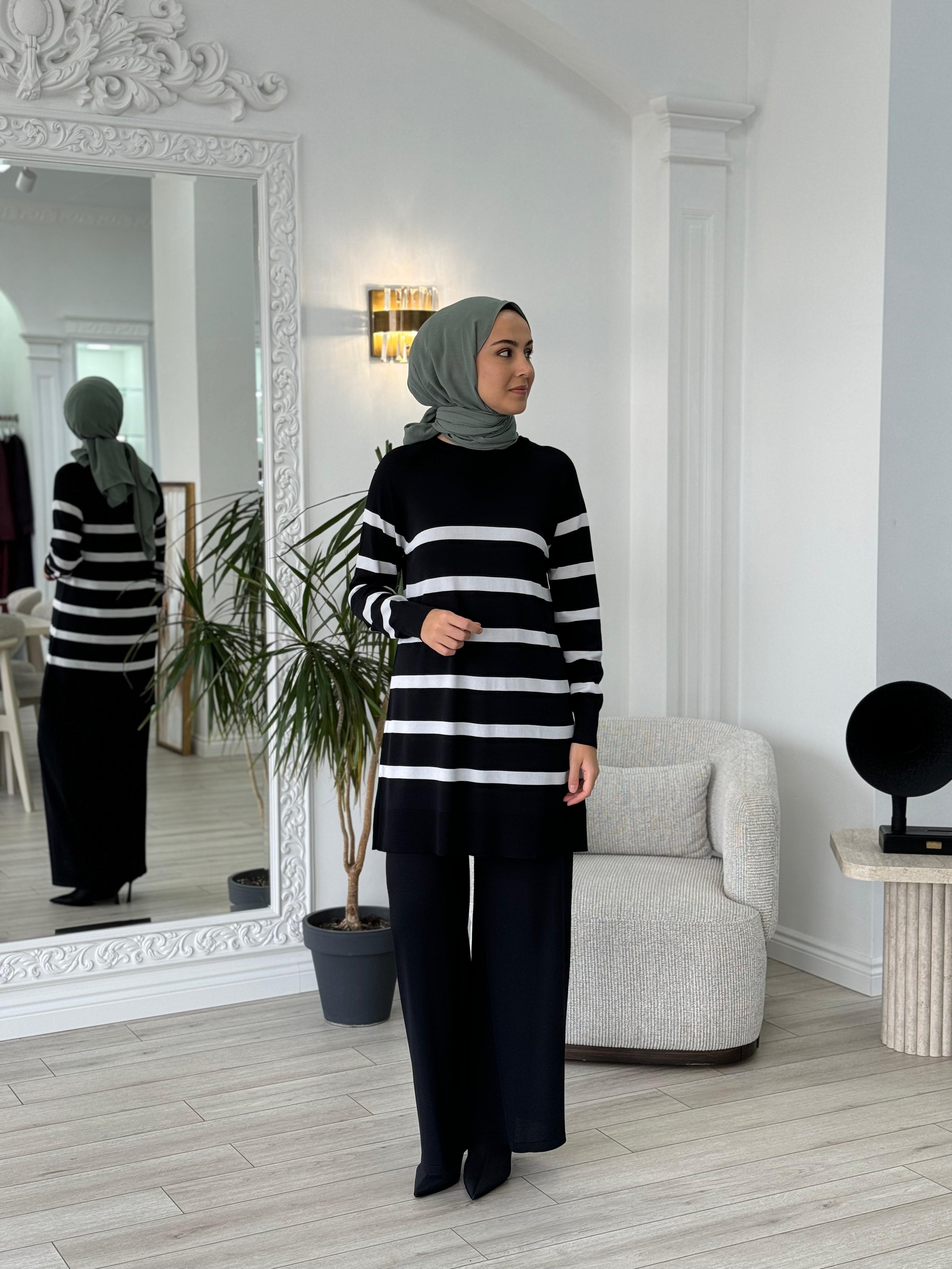 Nurcan Çetin Çizgili Triko Takım Siyah nç016