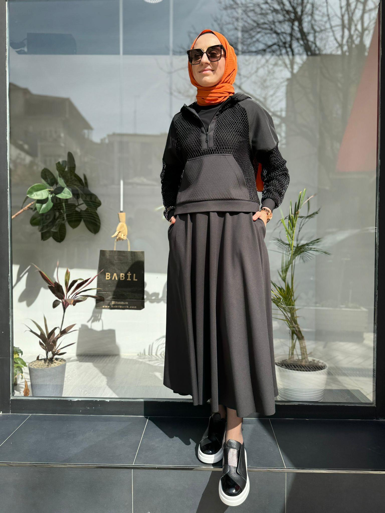 Nurcan Çetin File Detaylı Etekli Takım Siyah