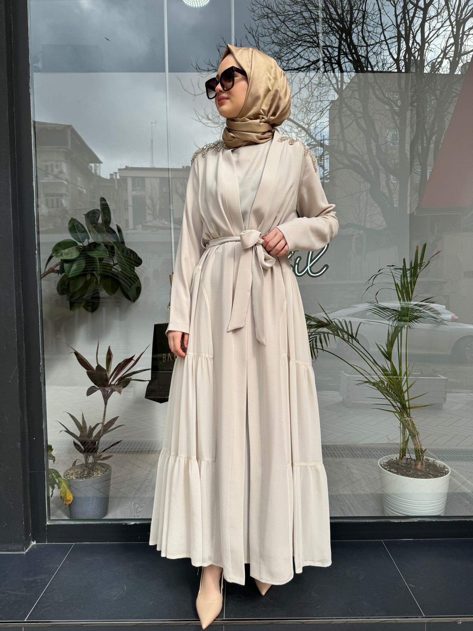 Nurcan Çetin İşlemeli Abaya Bej 7621
