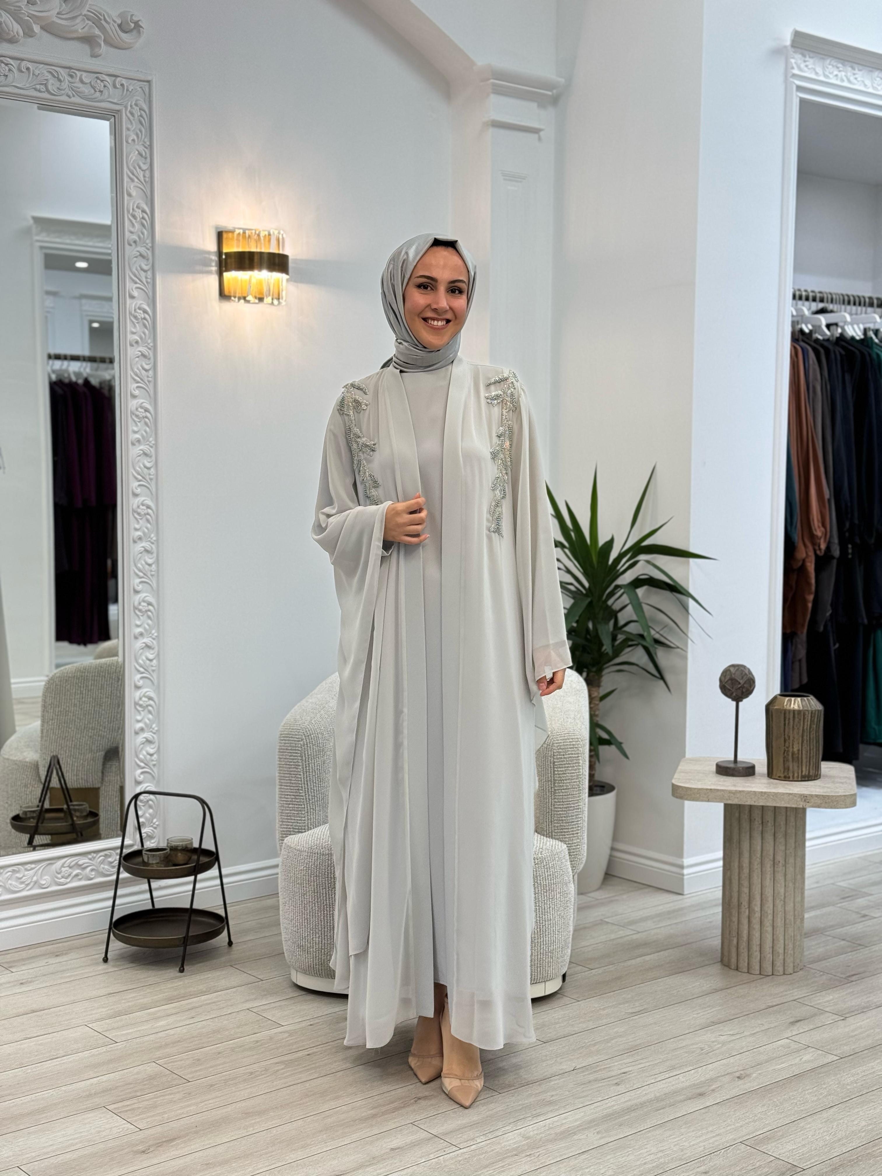 Nurcan Çetin İşlemeli Abaya Gri 7627
