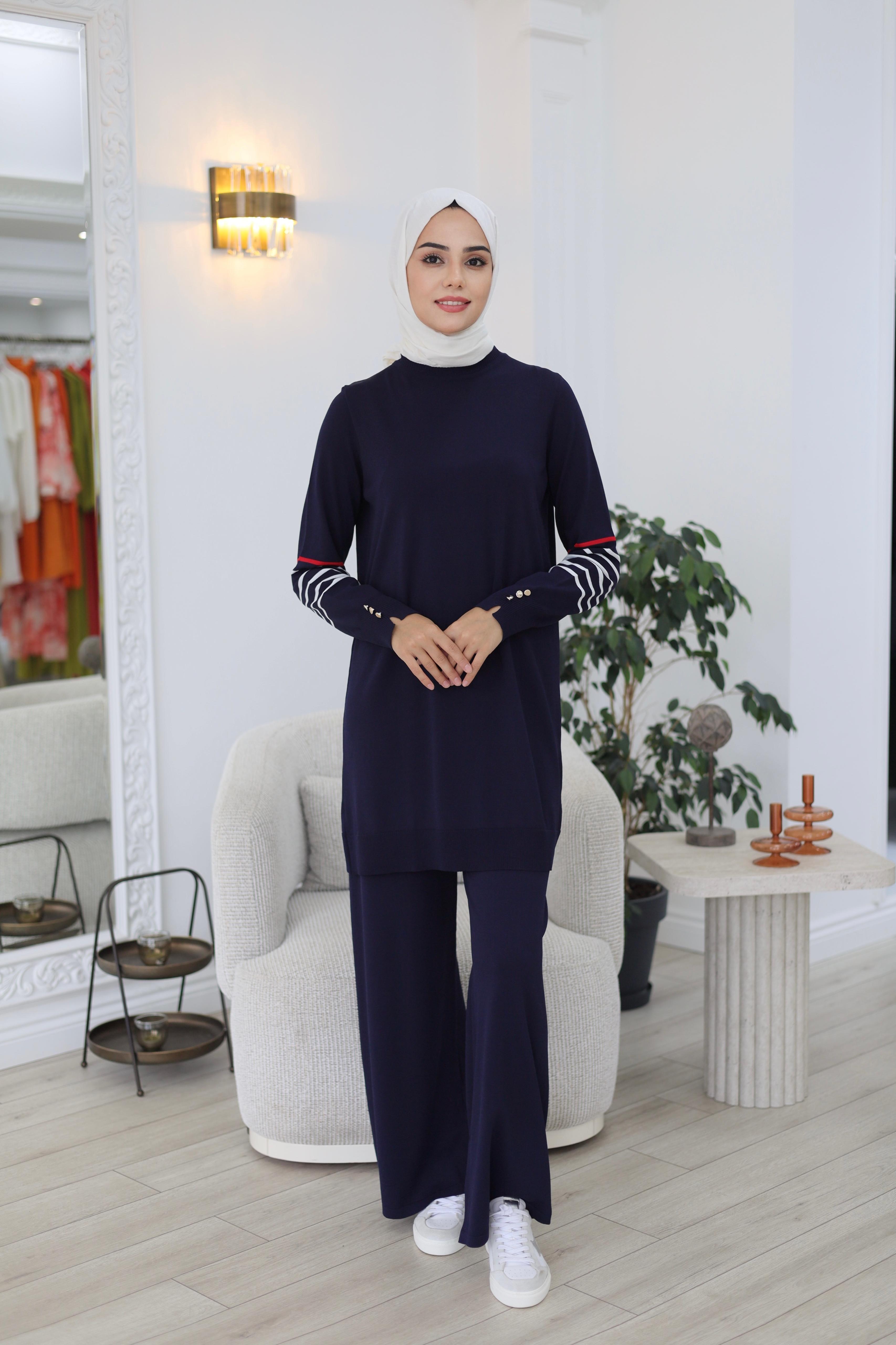 Nurcan Çetin Kolları Çizgi Detaylı Triko Takım N011