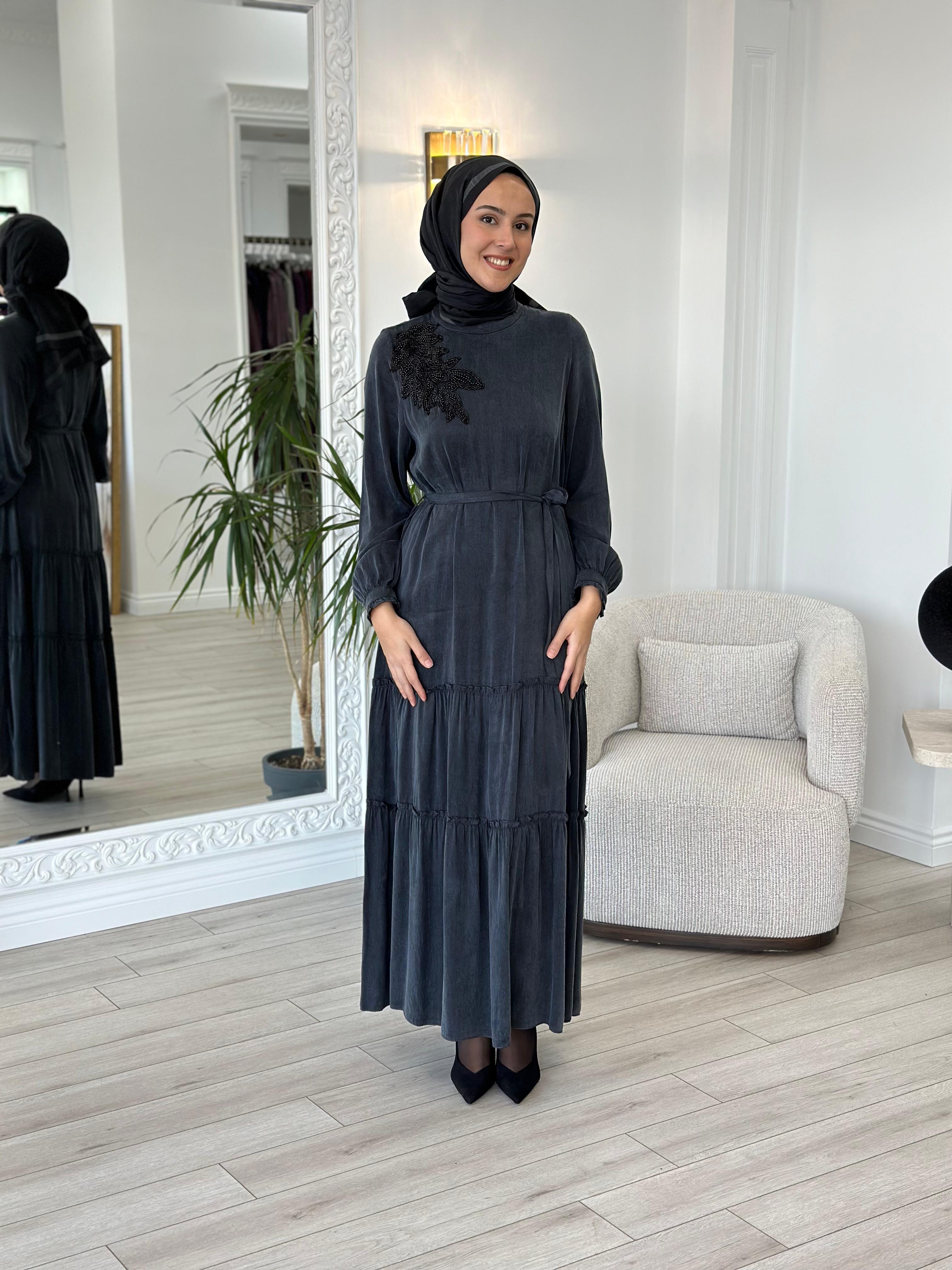 Nurcan Çetin Nakış Detaylı Cupra Elbise Siyah 16138