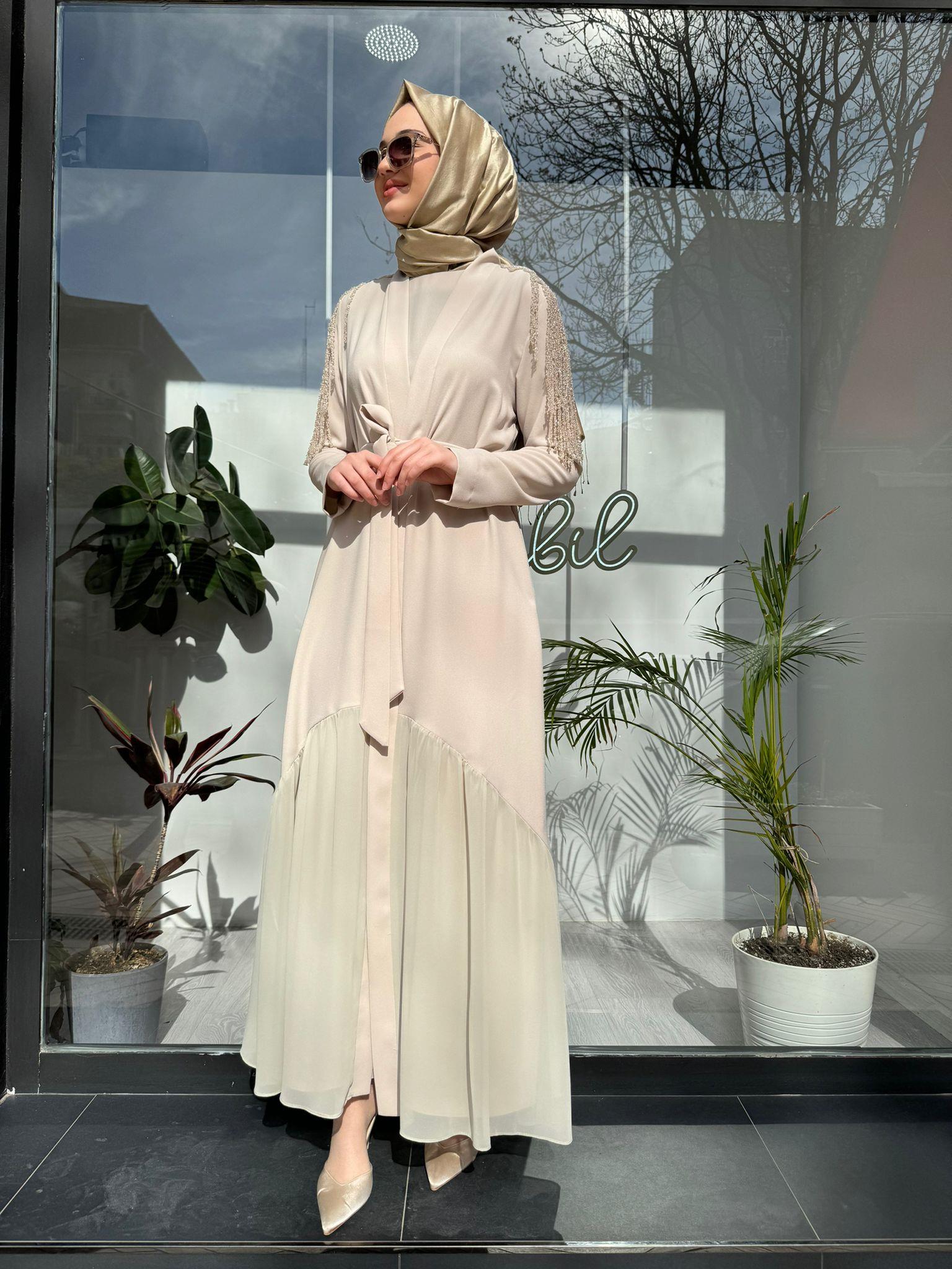 Nurcan Çetin Omzu İşlemeli Tüllü Abaya Bej 7639