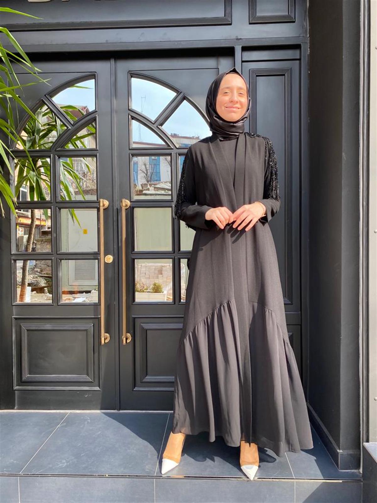 Nurcan Çetin Omzu Püskül Taşlı Abaya 6603
