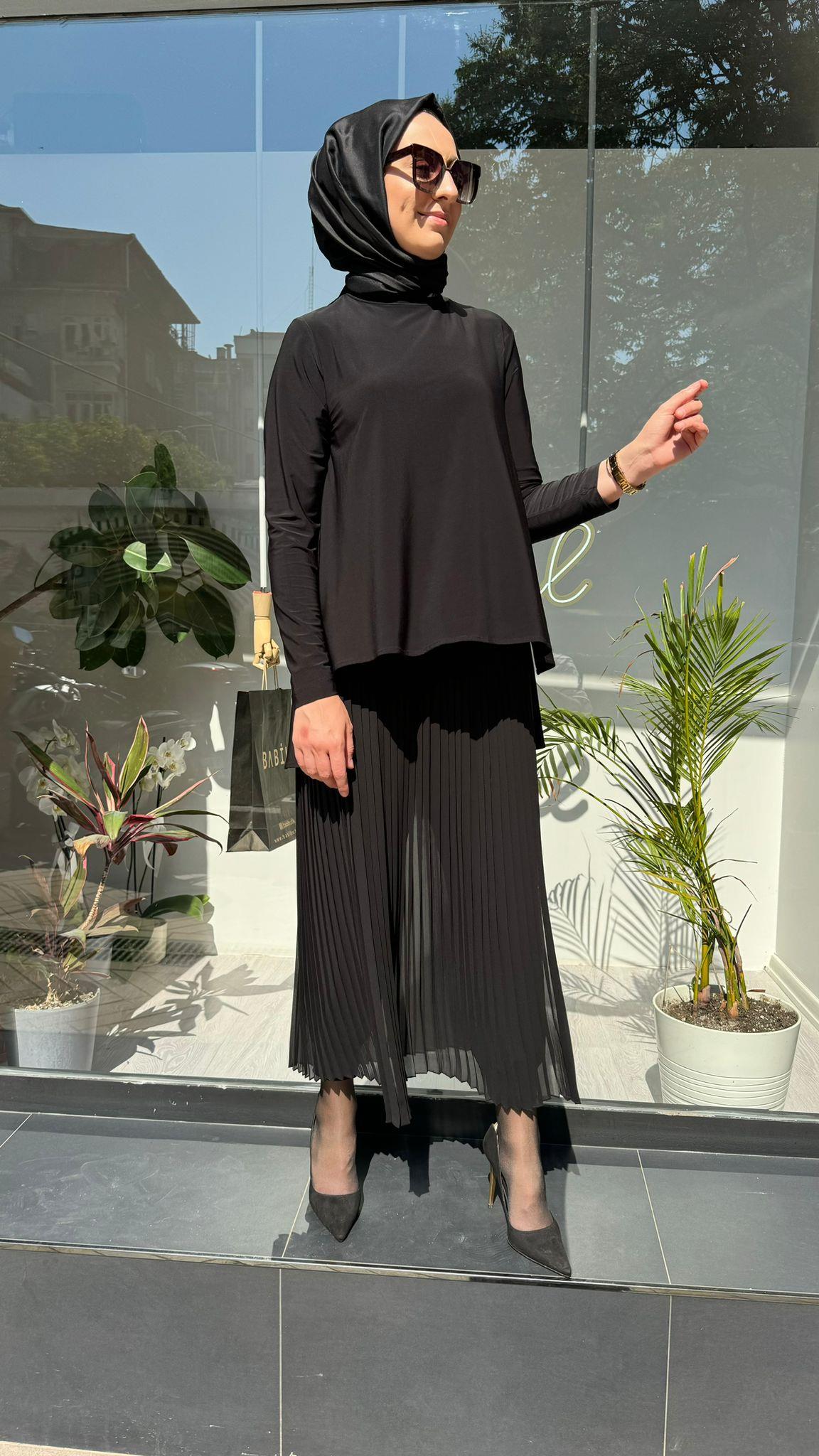 Nurcan Çetin Plise Pantolon Etekli Takım Siyah 24841