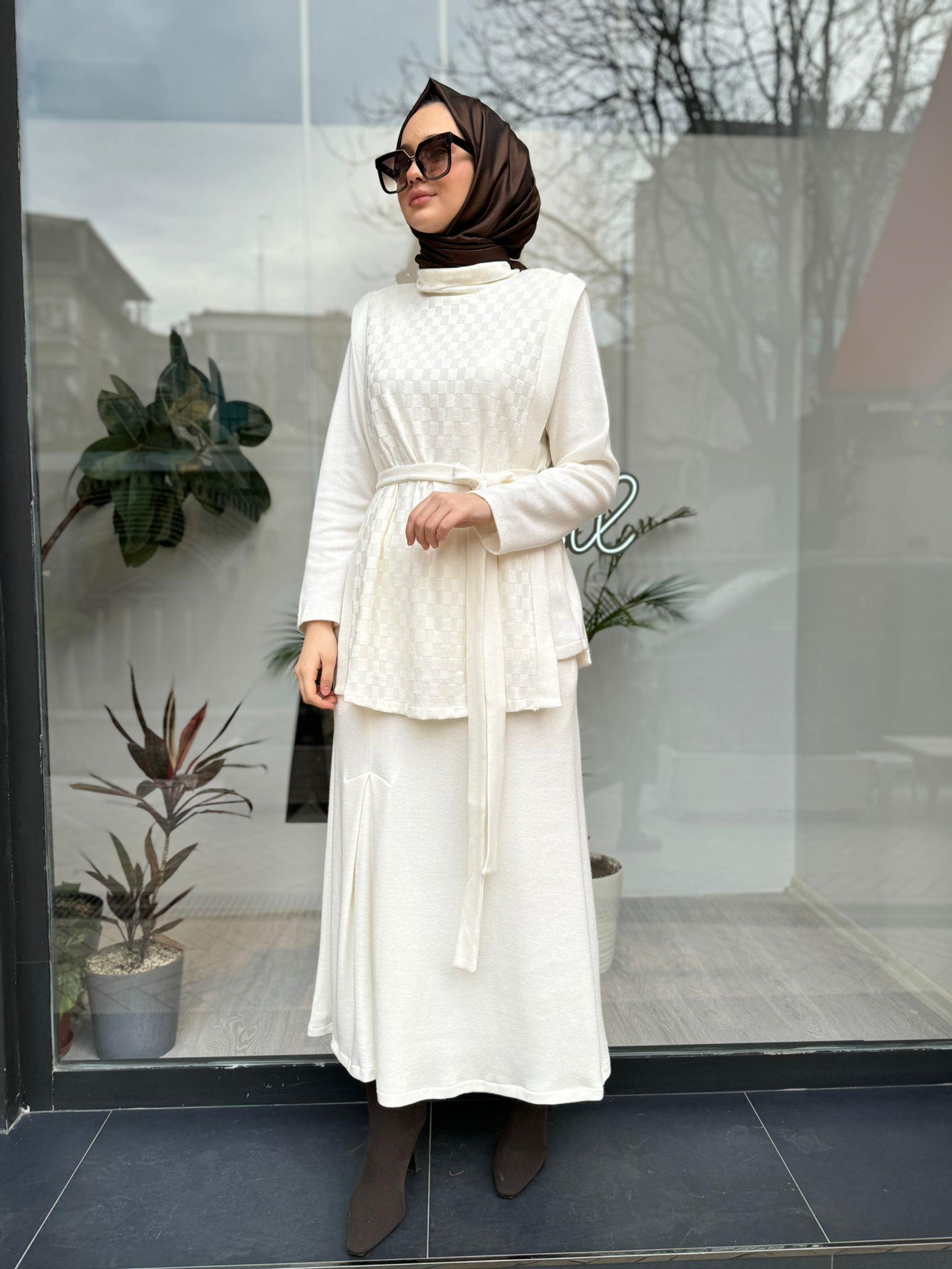QOOQ Tasarım Triko Bluz Ve Etek Takım Ekru 24fw205