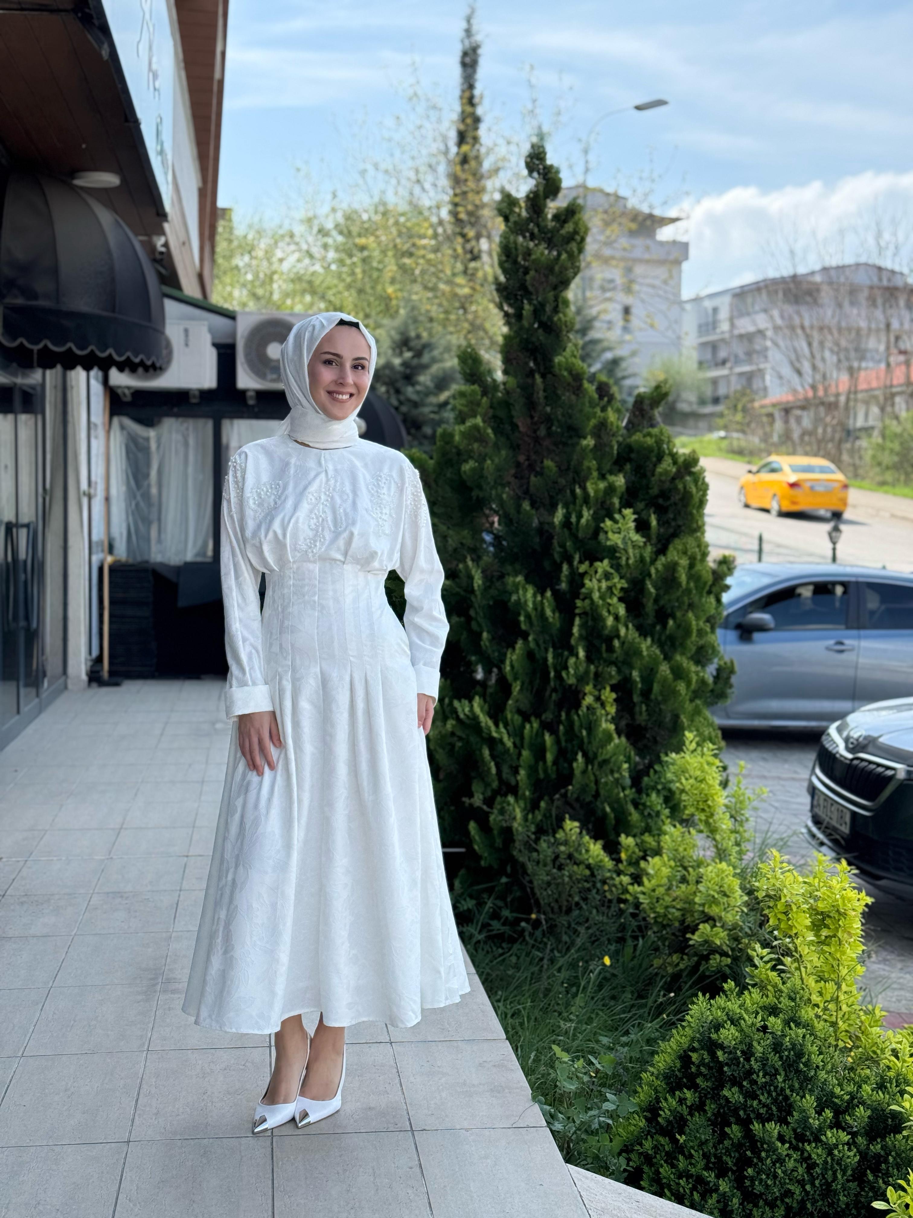 Vuu Çiçek Baskılı İşlemeli Elbise 25ssv4012