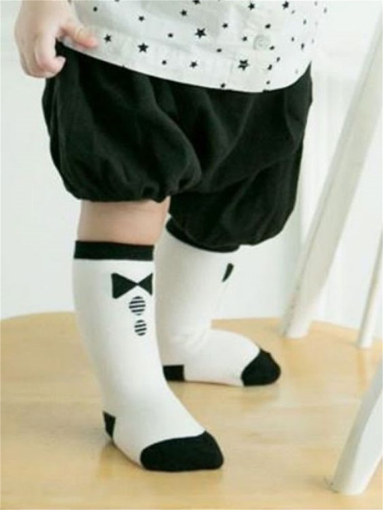 Beyaz Dizustü Papyon Çorap