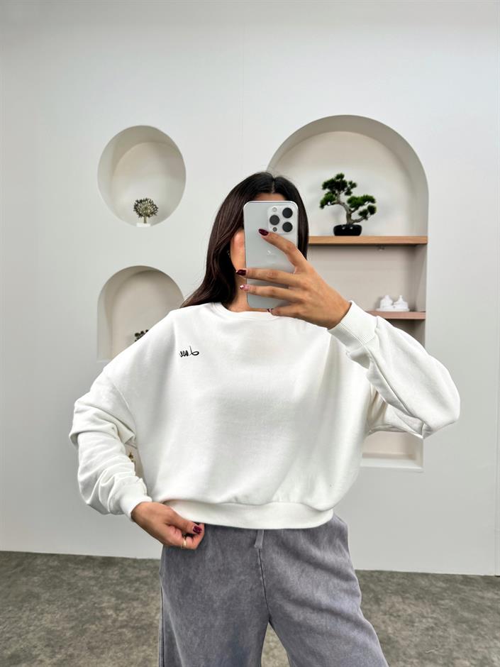Loves Beyaz Yazılı Sweatshirt